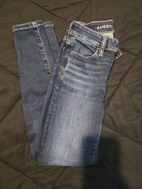 American Eagle Outfitters Medium Wash Skinny Jeans